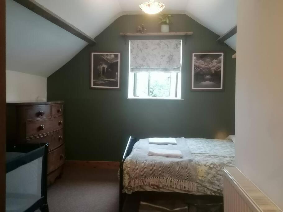 The Old Barn, Cosy Townhouse In Leominster Βίλα Εξωτερικό φωτογραφία