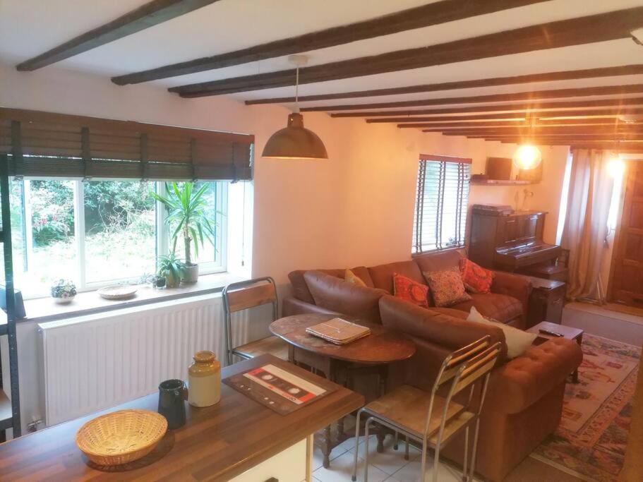 The Old Barn, Cosy Townhouse In Leominster Βίλα Εξωτερικό φωτογραφία